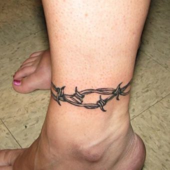 Barbwire Tattoos for women
