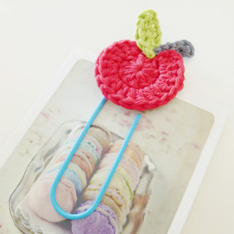 crochet apple bookmark pattern