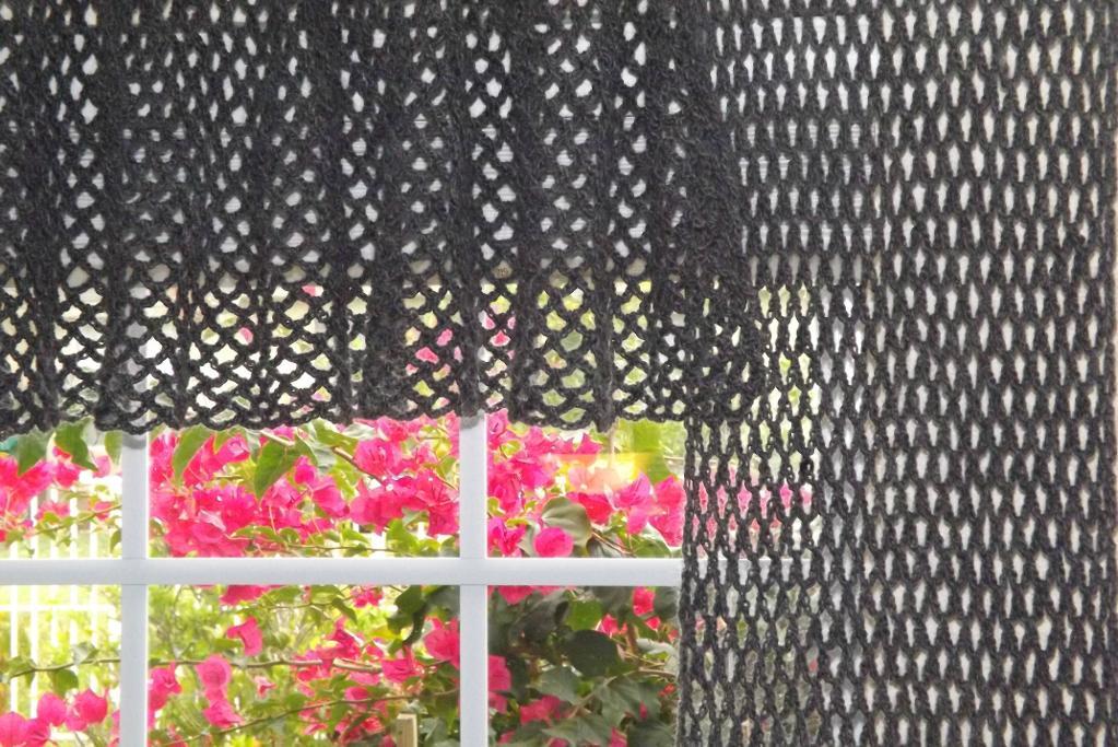 24 Simple Looking Patterns for Crochet Curtains - Patterns Hub